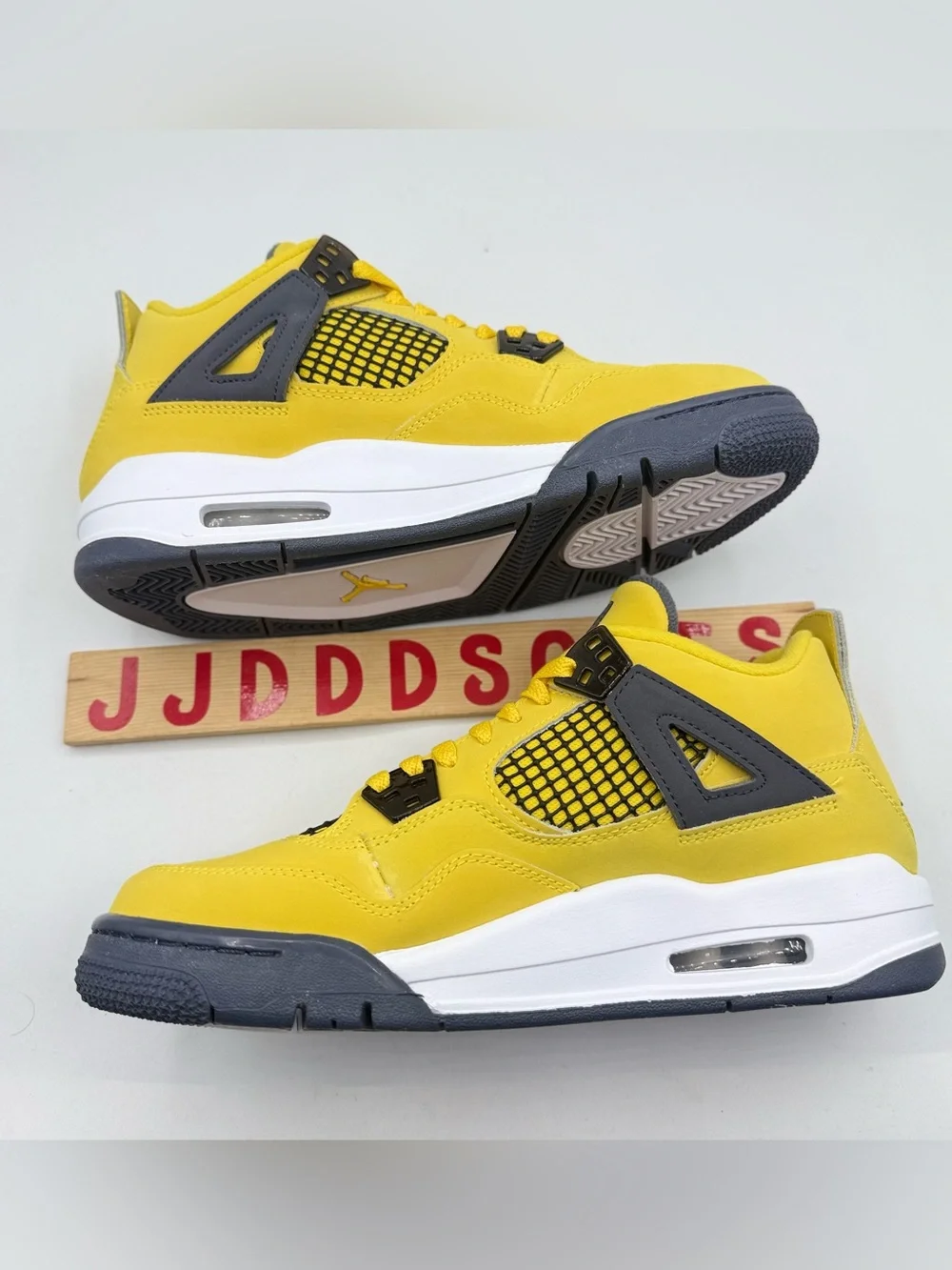 Nike Air Jordan 4 Lightning Tour Yellow GS 408452-700 Size 7Y/ Women's Size 8.5